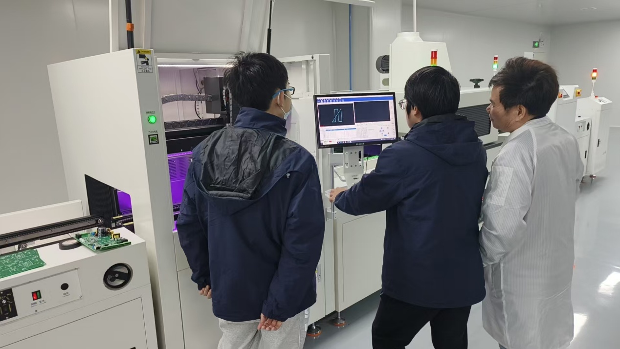 CY Industry 4-Axis Selective Conformal Coating Meets UV Technology